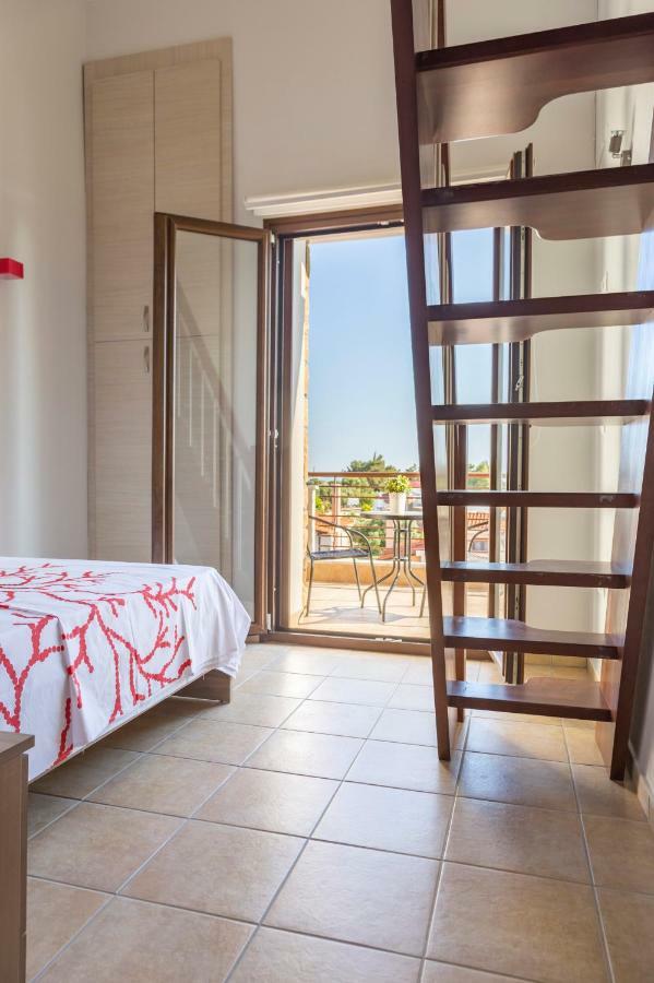 Villa Kristin 2 - 2Min Walk To Great Sandy, Shallow Beach 尼基季 外观 照片